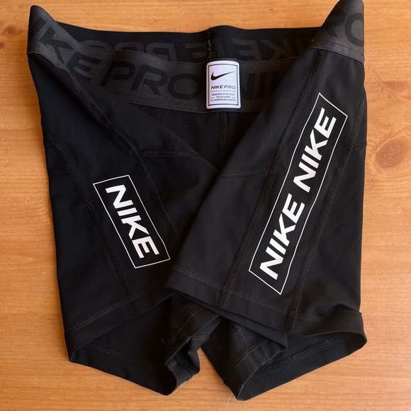 Nike Women's Black Athletic Shorts - Picture 3 of 7